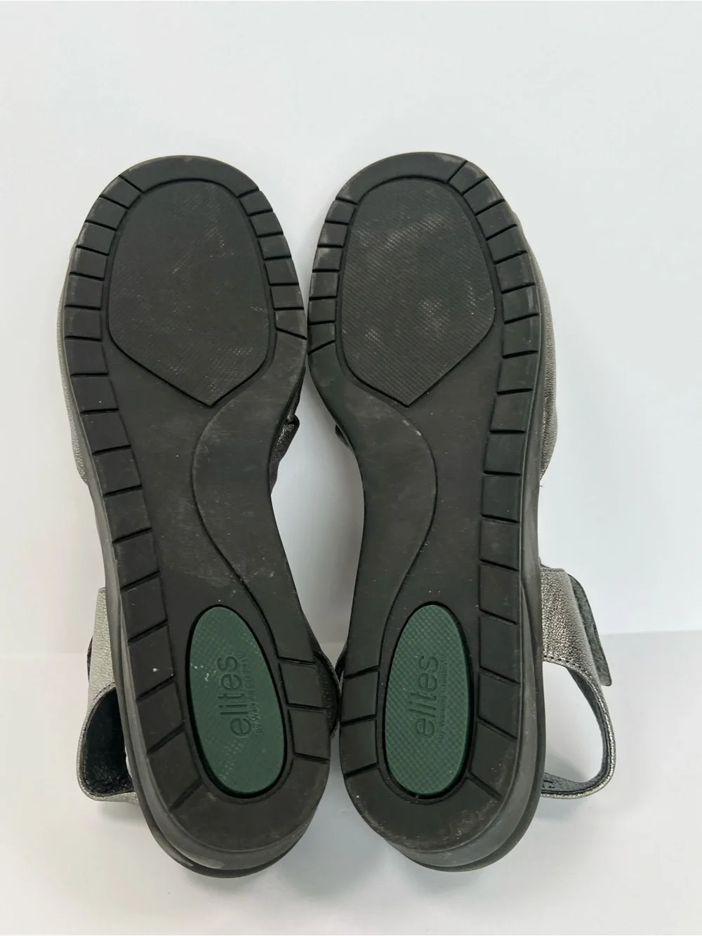 EUC! Elites by Walking Cradle Silver Sandals Size 10.5W